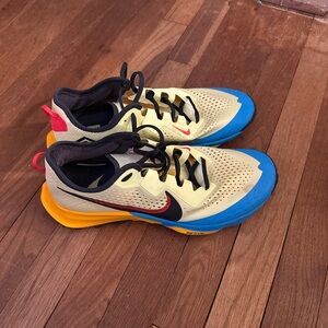 Nike Men Yellow and Blue Sneakers